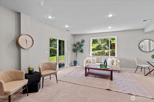 16813 NE 33rd Street, Bellevue, WA 98008