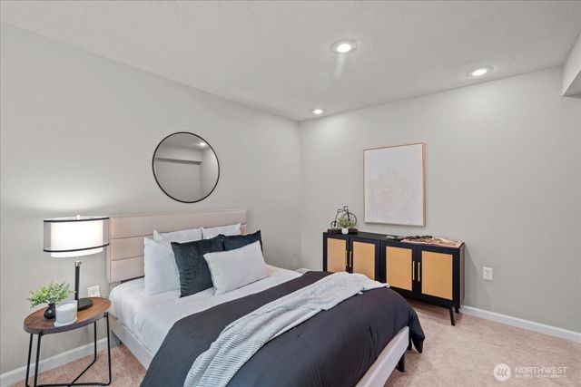 16813 NE 33rd Street, Bellevue, WA 98008