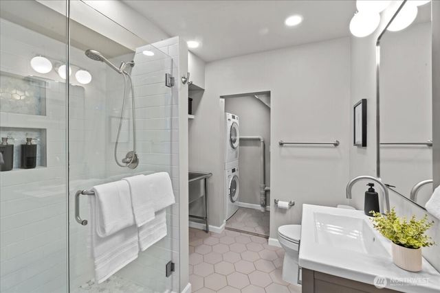 16813 NE 33rd Street, Bellevue, WA 98008
