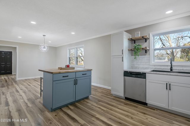 1034 Crayton Circle, Fayetteville, NC 28314