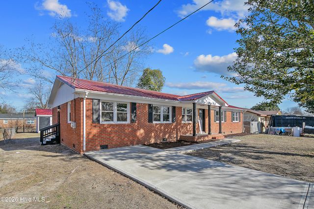 1034 Crayton Circle, Fayetteville, NC 28314