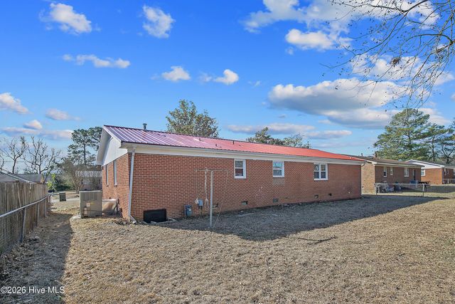 1034 Crayton Circle, Fayetteville, NC 28314