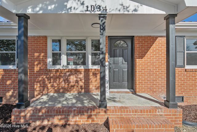 1034 Crayton Circle, Fayetteville, NC 28314