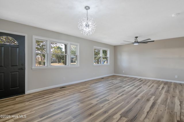 1034 Crayton Circle, Fayetteville, NC 28314