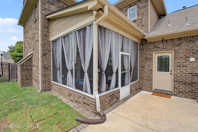 4894 N Terrace Stone Drive, Olive Branch, MS 38654