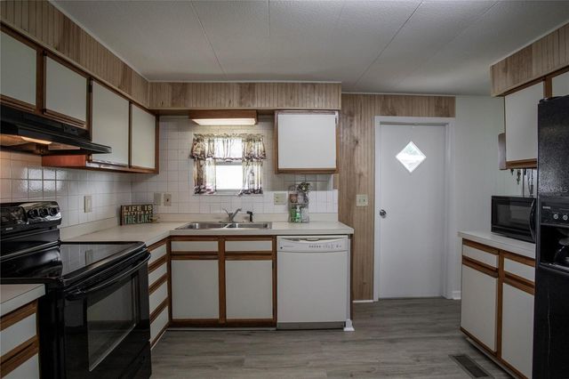 34232 ISLAND DRIVE, Leesburg, FL 34788