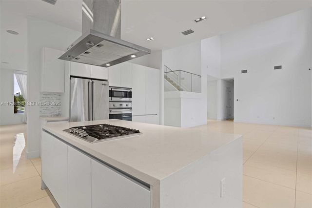 10296 NW 74th Terrace, Doral, FL 33178