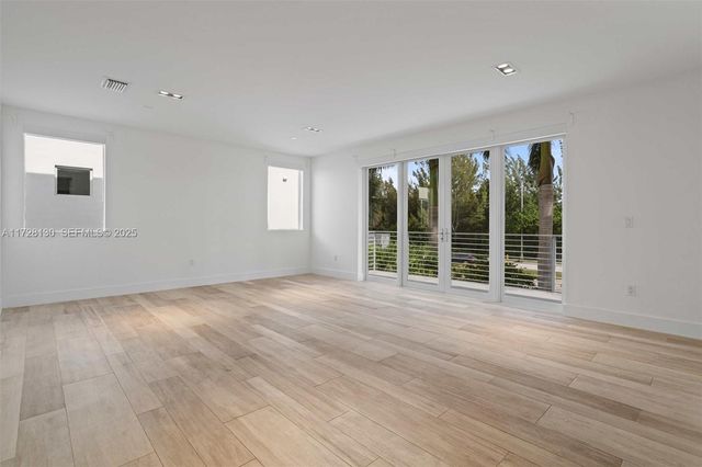 10296 NW 74th Terrace, Doral, FL 33178