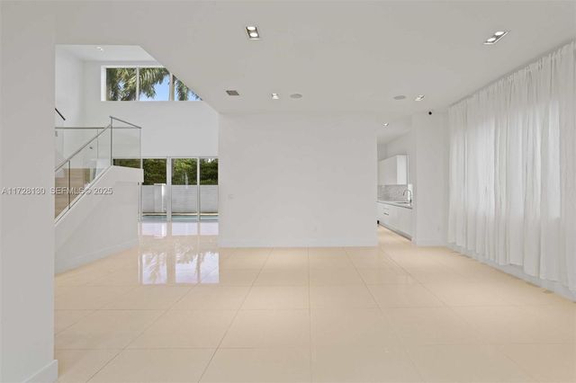 10296 NW 74th Terrace, Doral, FL 33178
