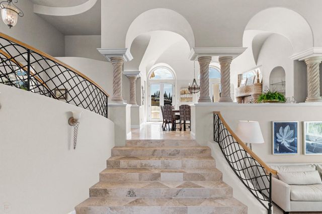 19450 Hidden Lakes Ln, Acampo, CA 95220