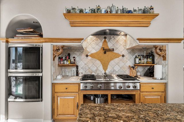 19450 Hidden Lakes Ln, Acampo, CA 95220