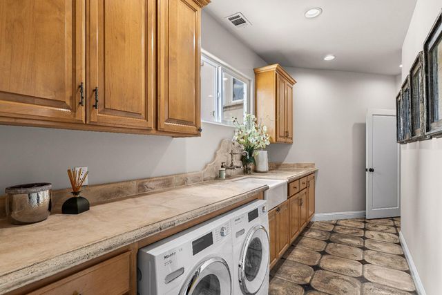 19450 Hidden Lakes Ln, Acampo, CA 95220