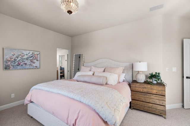 19450 Hidden Lakes Ln, Acampo, CA 95220