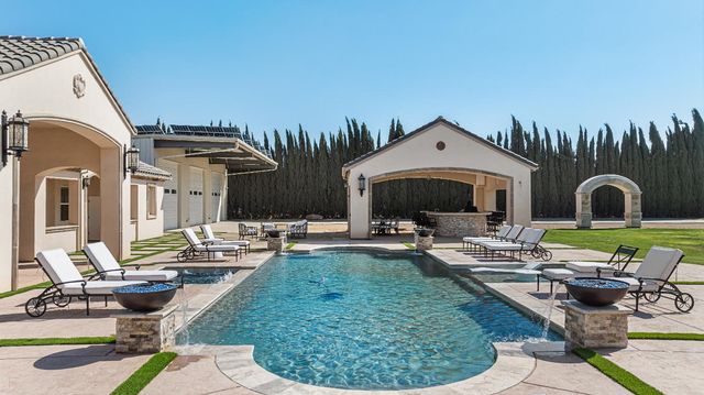 19450 Hidden Lakes Ln, Acampo, CA 95220