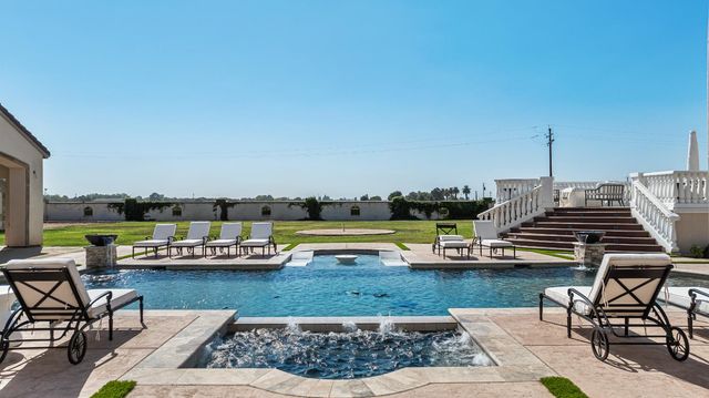 19450 Hidden Lakes Ln, Acampo, CA 95220