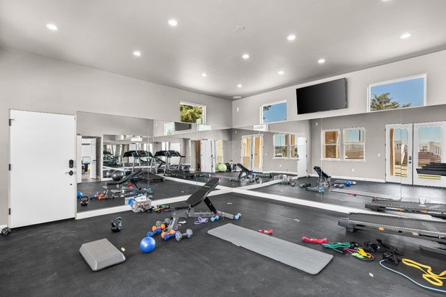 19450 Hidden Lakes Ln, Acampo, CA 95220