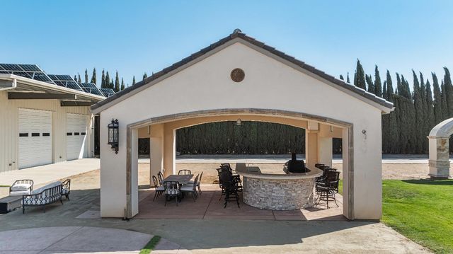 19450 Hidden Lakes Ln, Acampo, CA 95220