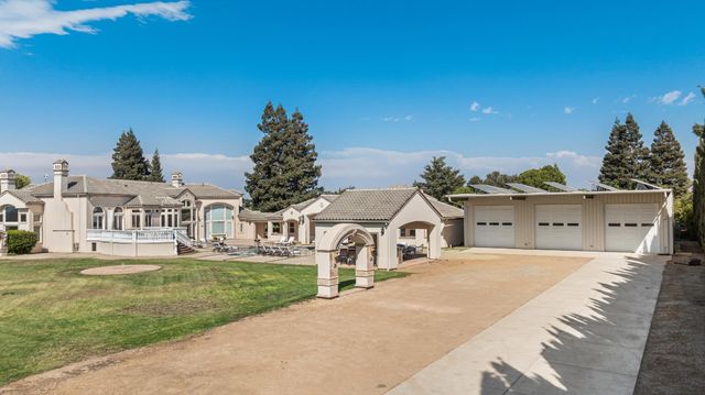 19450 Hidden Lakes Ln, Acampo, CA 95220