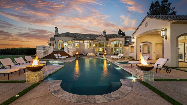 19450 Hidden Lakes Ln, Acampo, CA 95220