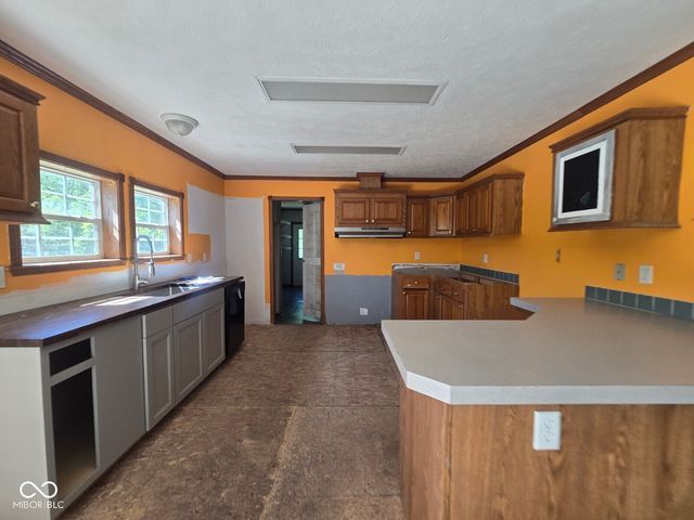 10877 McCracken Drive, Poland, IN 47868