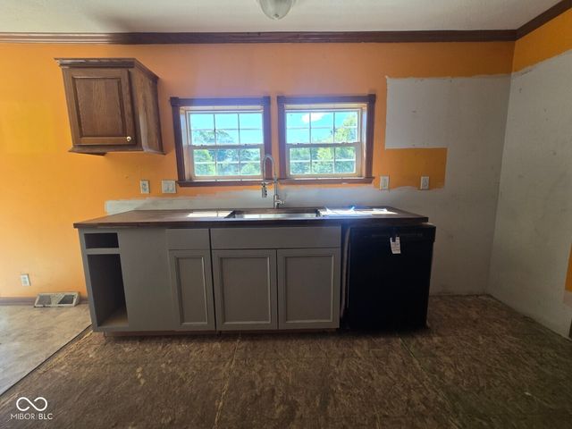 10877 McCracken Drive, Poland, IN 47868