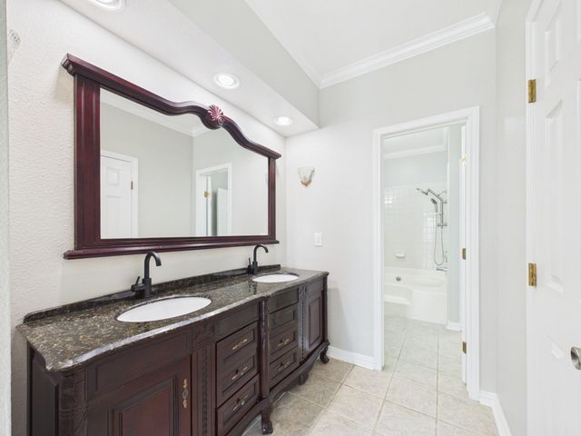 4001 Tanglewilde Street 709, Houston, TX 77063