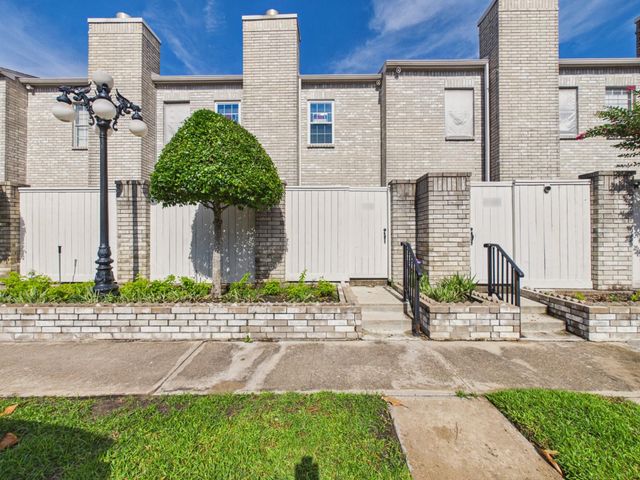 4001 Tanglewilde Street 709, Houston, TX 77063