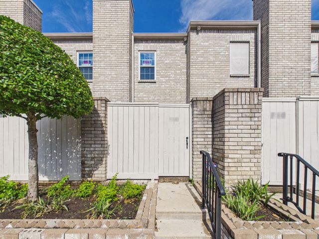 4001 Tanglewilde Street 709, Houston, TX 77063