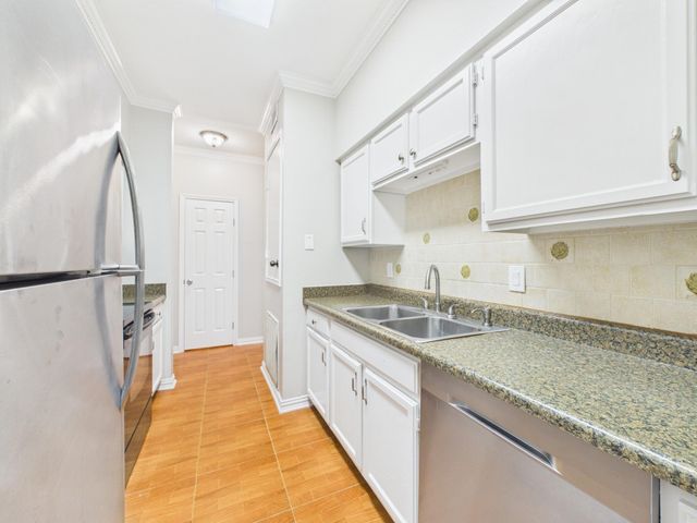 4001 Tanglewilde Street 709, Houston, TX 77063