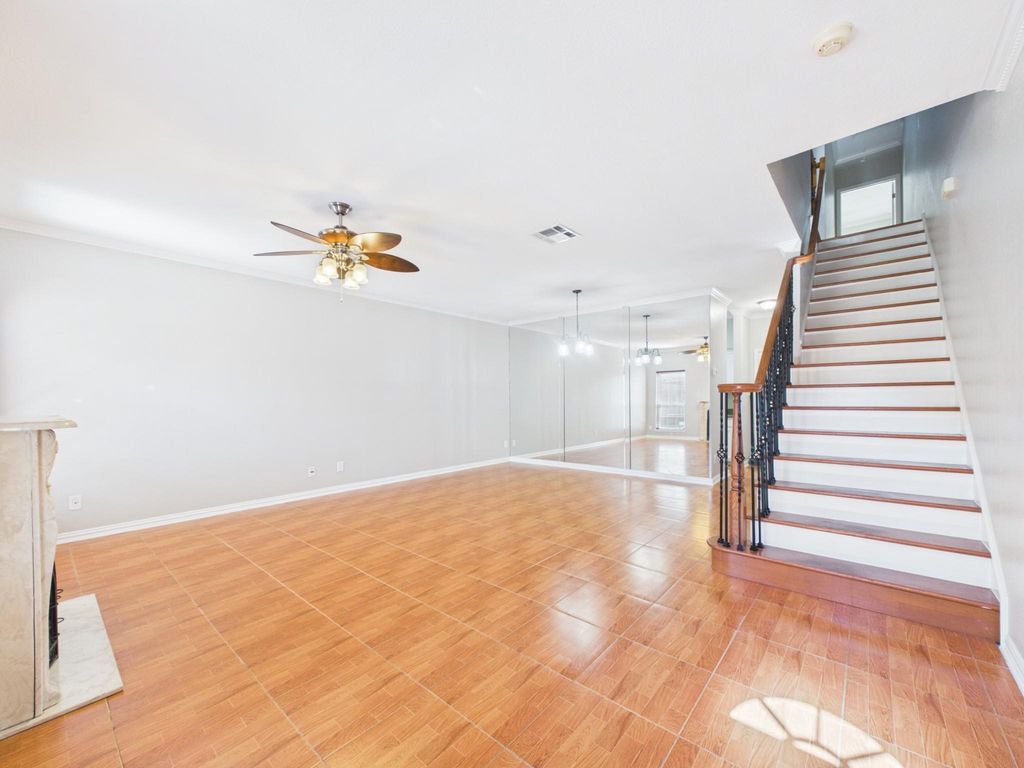 4001 Tanglewilde Street 709, Houston, TX 77063