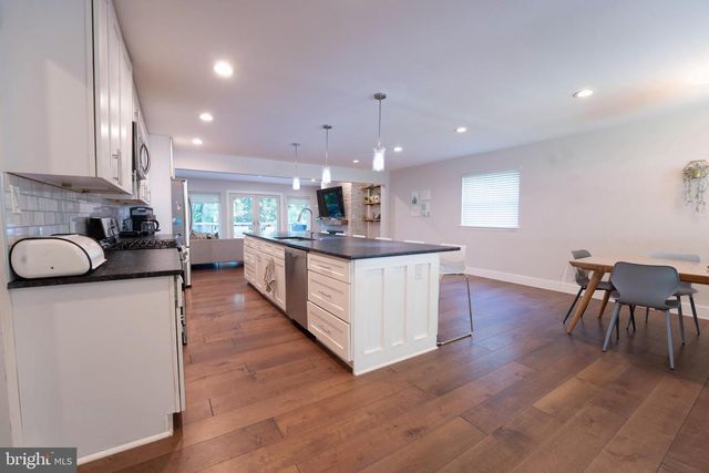 1710 MARK LN, Rockville, MD 20852
