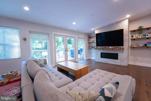 1710 MARK LN, Rockville, MD 20852
