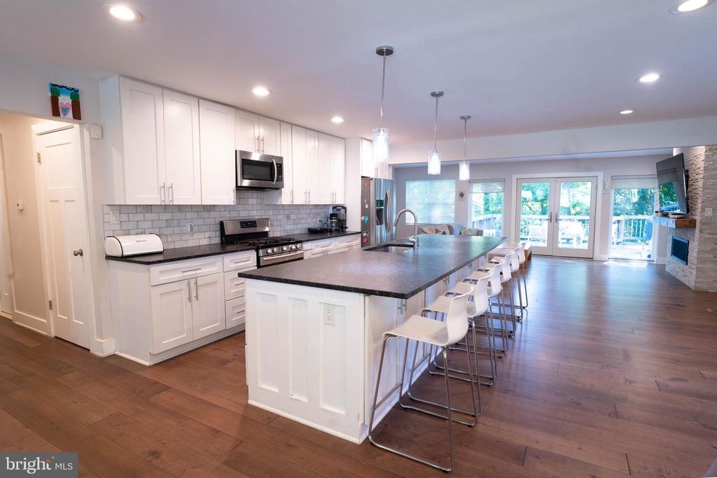 1710 MARK LN, Rockville, MD 20852