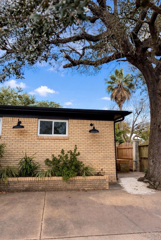 2311 Avenue O, Galveston, TX 77550