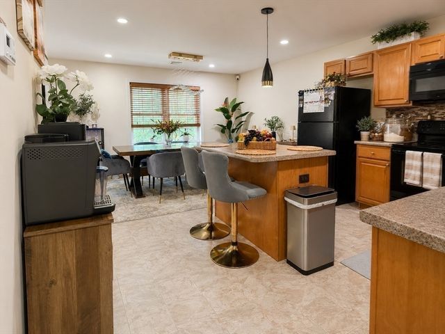 36 Caffoni 17, Leominster, MA 01453