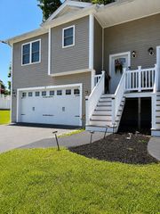 36 Caffoni 17, Leominster, MA 01453