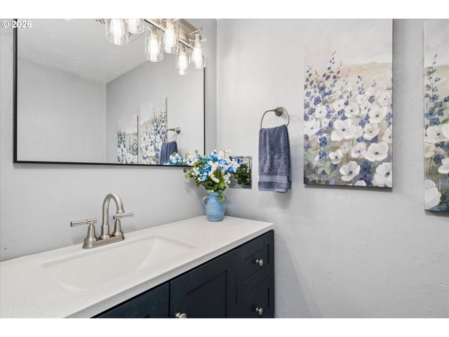 6731 THURSTON Rd, Springfield, OR 97478
