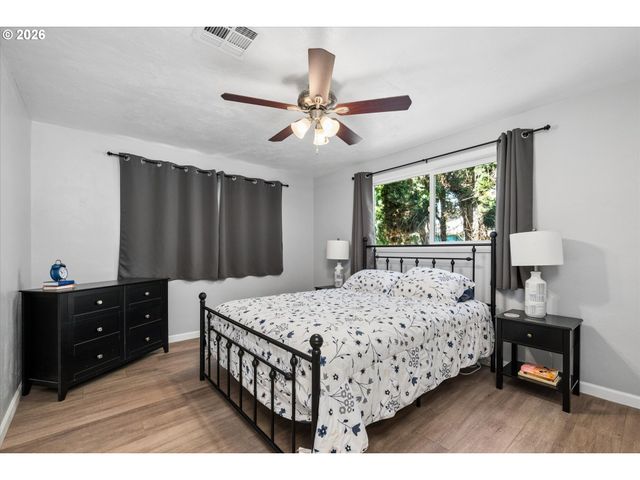 6731 THURSTON Rd, Springfield, OR 97478