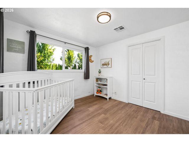 6731 THURSTON Rd, Springfield, OR 97478