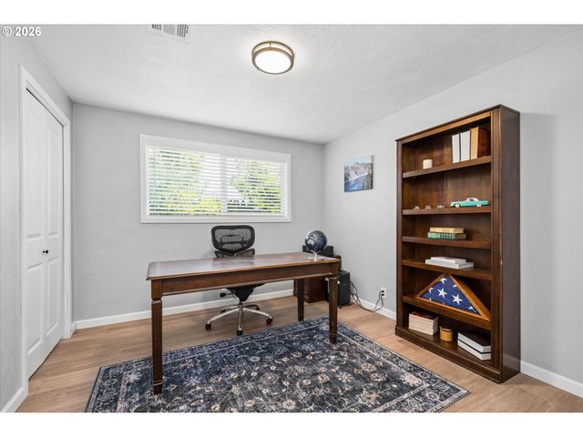 6731 THURSTON Rd, Springfield, OR 97478