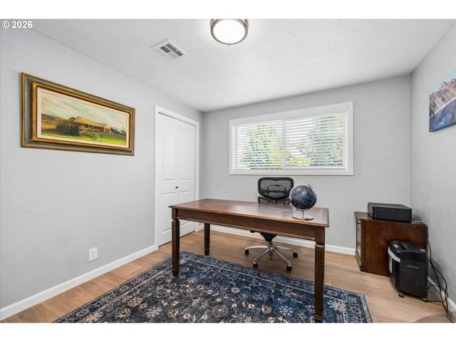 6731 THURSTON Rd, Springfield, OR 97478