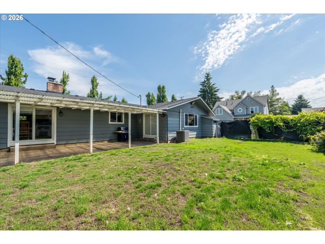 6731 THURSTON Rd, Springfield, OR 97478