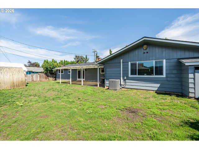 6731 THURSTON Rd, Springfield, OR 97478