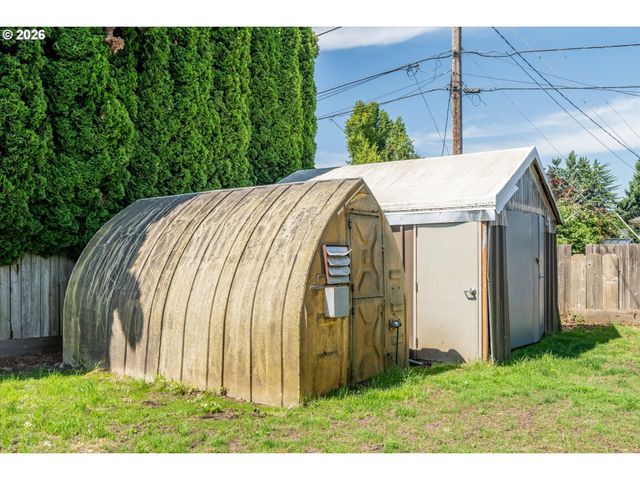 6731 THURSTON Rd, Springfield, OR 97478