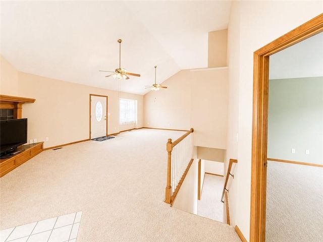 809 SW Graystone Drive, Grain Valley, MO 64029