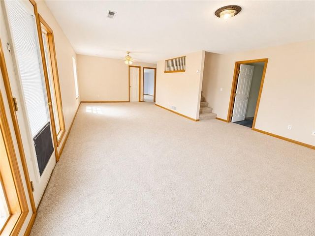 809 SW Graystone Drive, Grain Valley, MO 64029