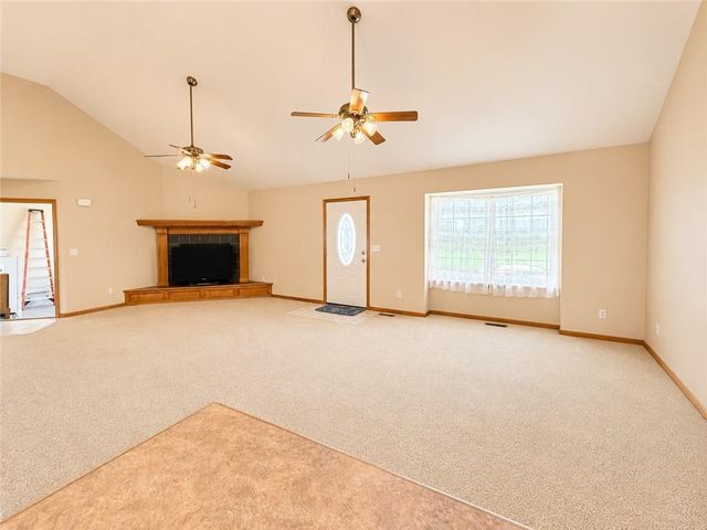 809 SW Graystone Drive, Grain Valley, MO 64029