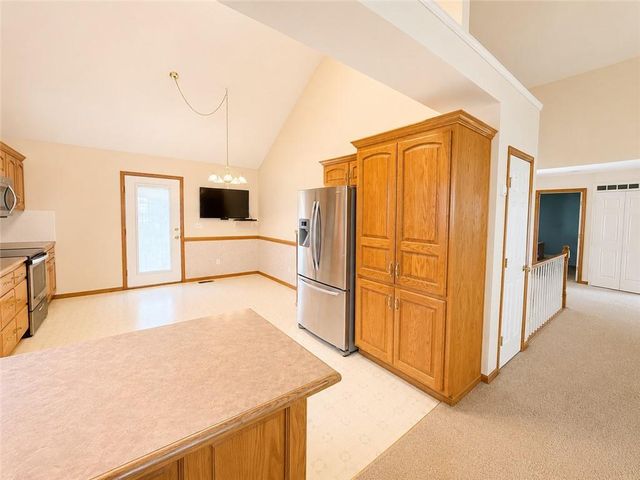809 SW Graystone Drive, Grain Valley, MO 64029