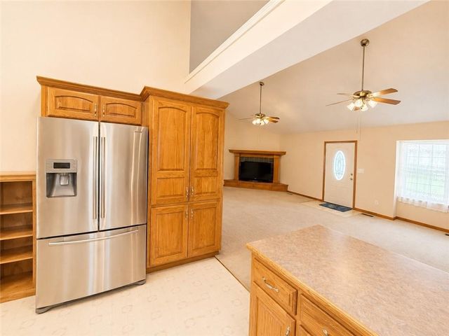 809 SW Graystone Drive, Grain Valley, MO 64029