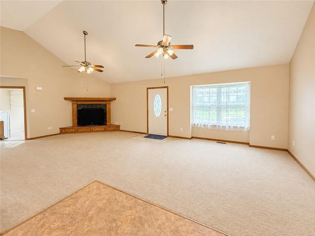 809 SW Graystone Drive, Grain Valley, MO 64029
